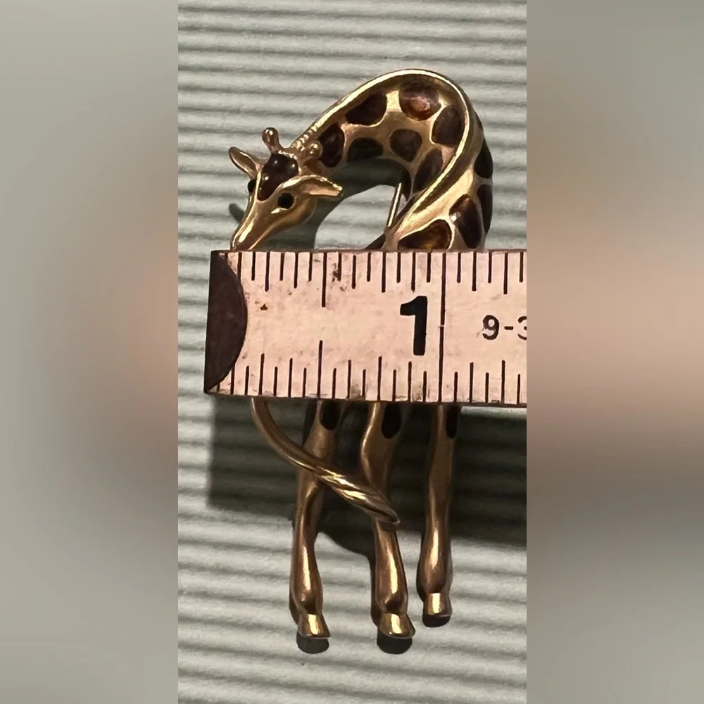 Vtg FERNANDO ORIGINALS Signed FO Gold Tone 3D Enamel GIRAFFE Brooch  80s Retro
